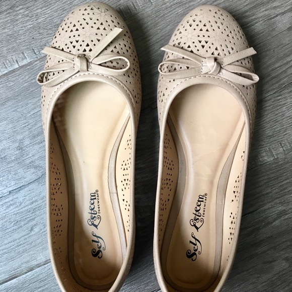 Women’s Shoes Size 5.5 - Picture 2 of 4